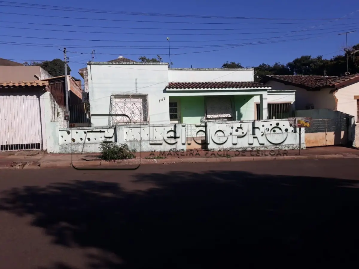 LOTE 001 - Prédio de Alvenaria localizado na Rua Bento Gonçalves nº 147