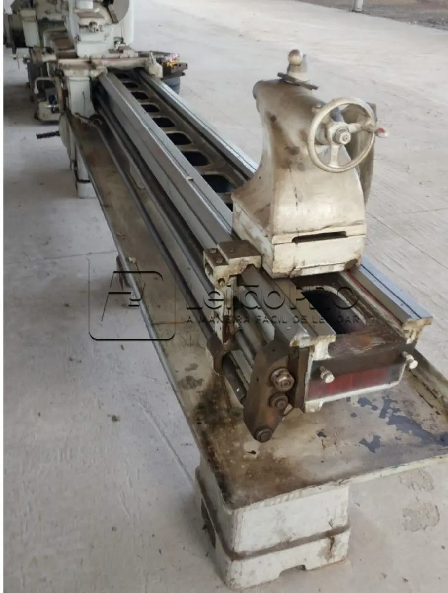 LOTE 005 - UM TORNO IMOR