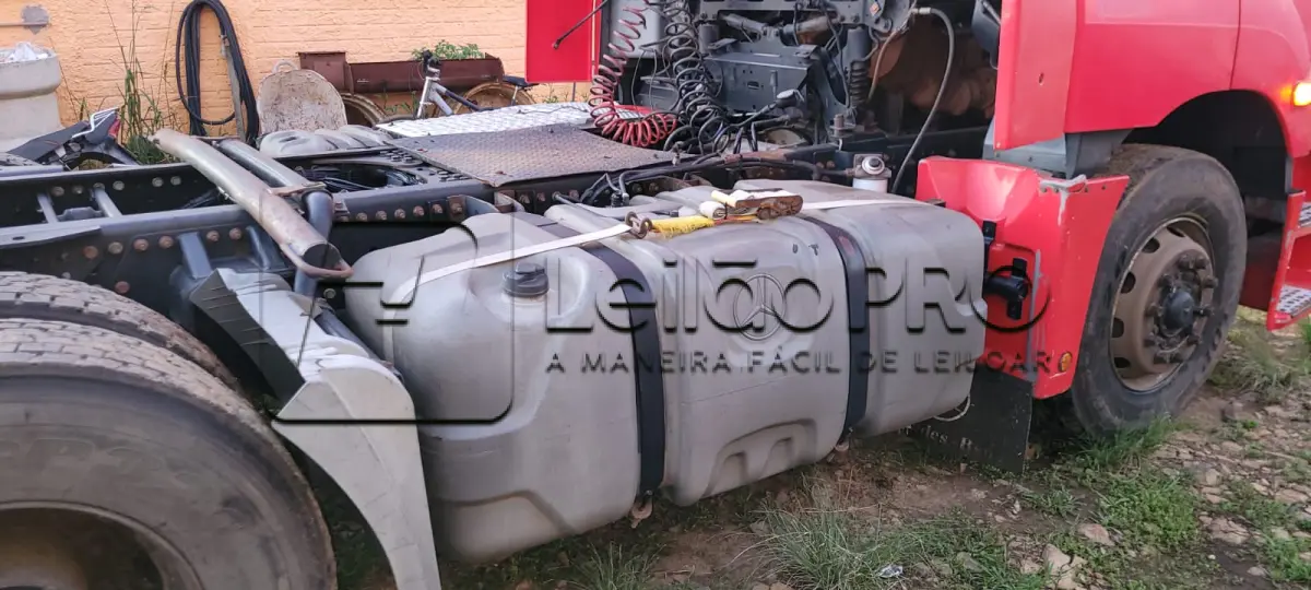 LOTE 001 - CAMINHÃO/TRATOR M. BENZ/AXOR 2544 S