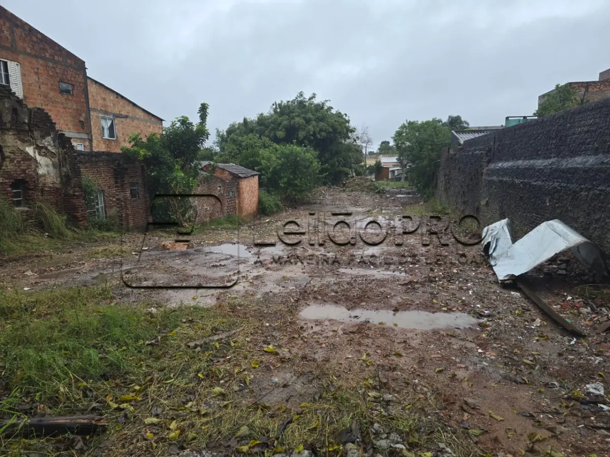 LOTE 001 - Terreno, situado na Praça General Osório, Alegrete/RS