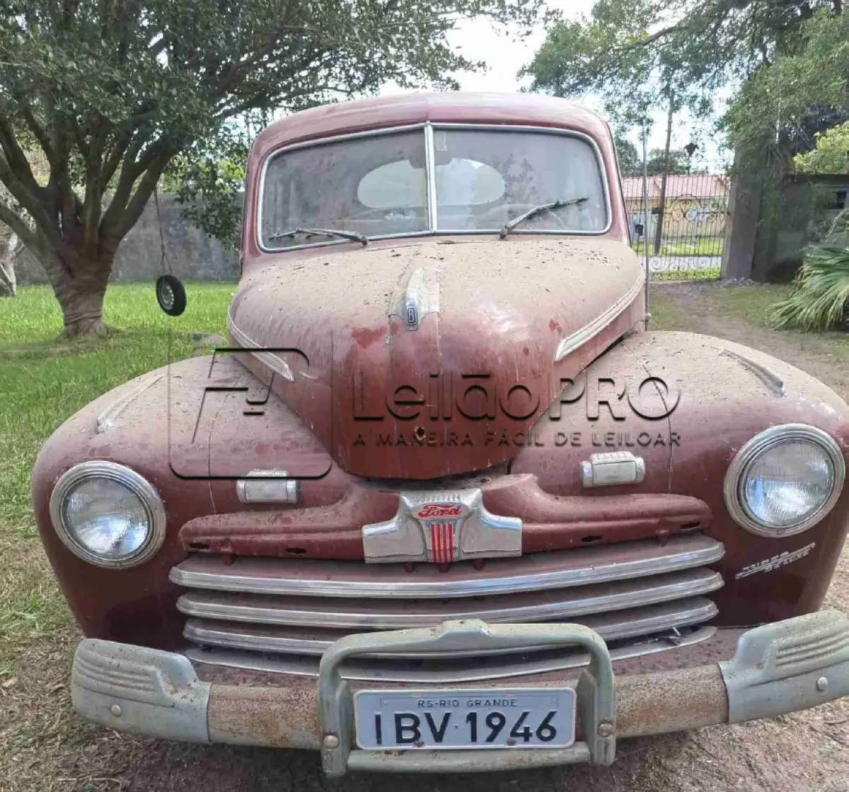 LOTE 001 - Automóvel IMP/FORD Coupê