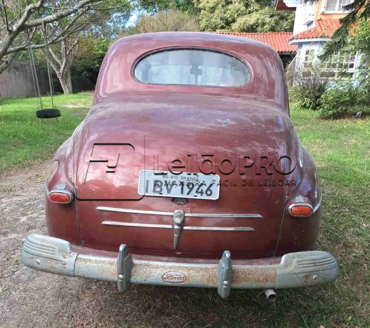 LOTE 001 - Automóvel IMP/FORD Coupê