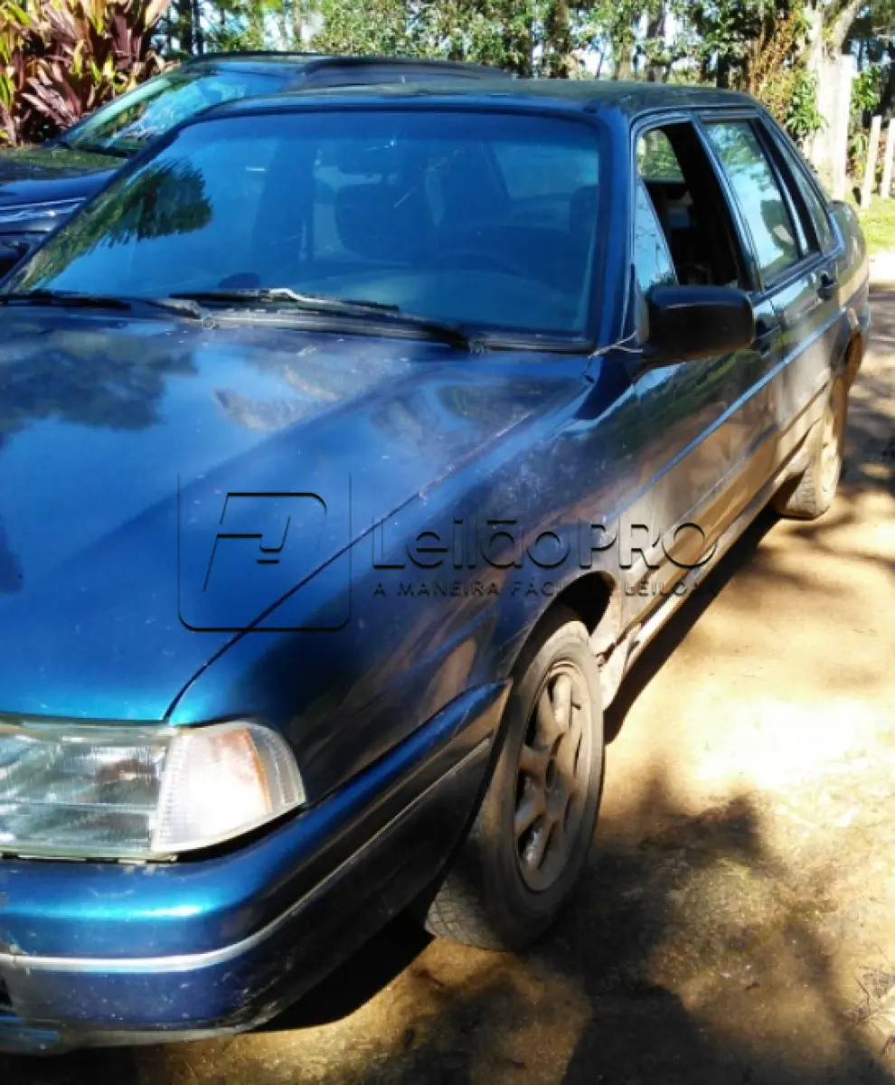LOTE 001 - AUTOMOVEL VW/SANTANA 2000 MI