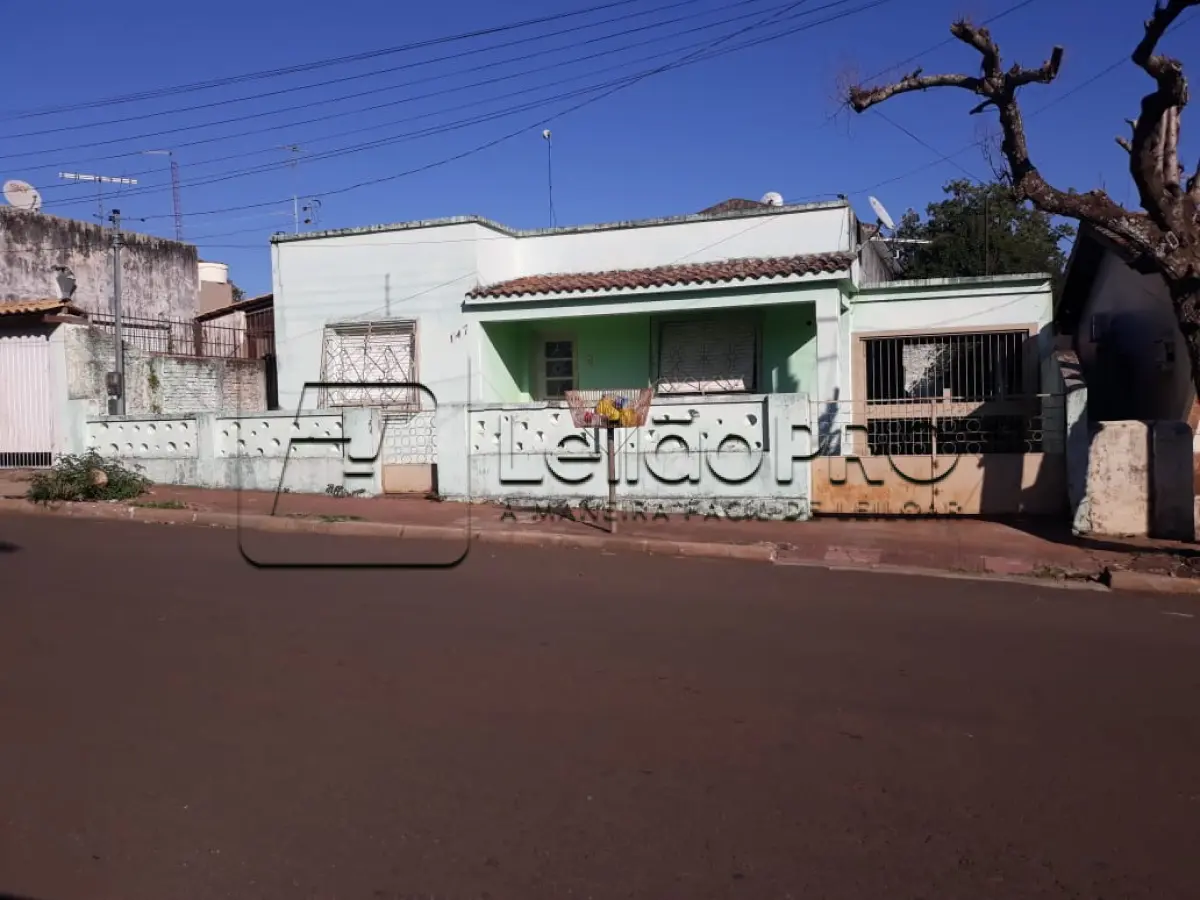 LOTE 001 - Prédio de Alvenaria localizado na Rua Bento Gonçalves nº 147