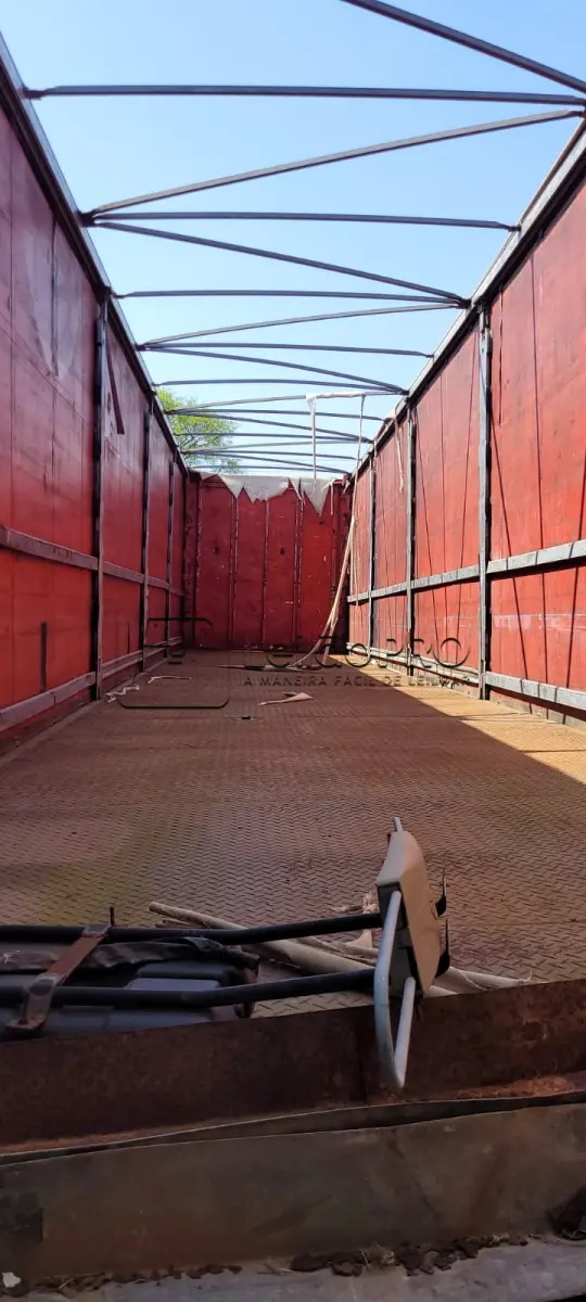 LOTE 001 - UMA CARRETA SEMI REBOQUE TIPO SAIDER