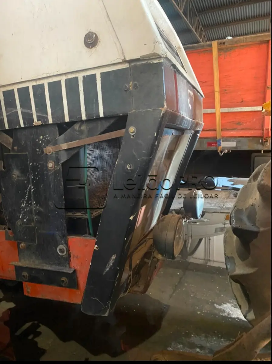 LOTE 001 - Trator marca Case 4490