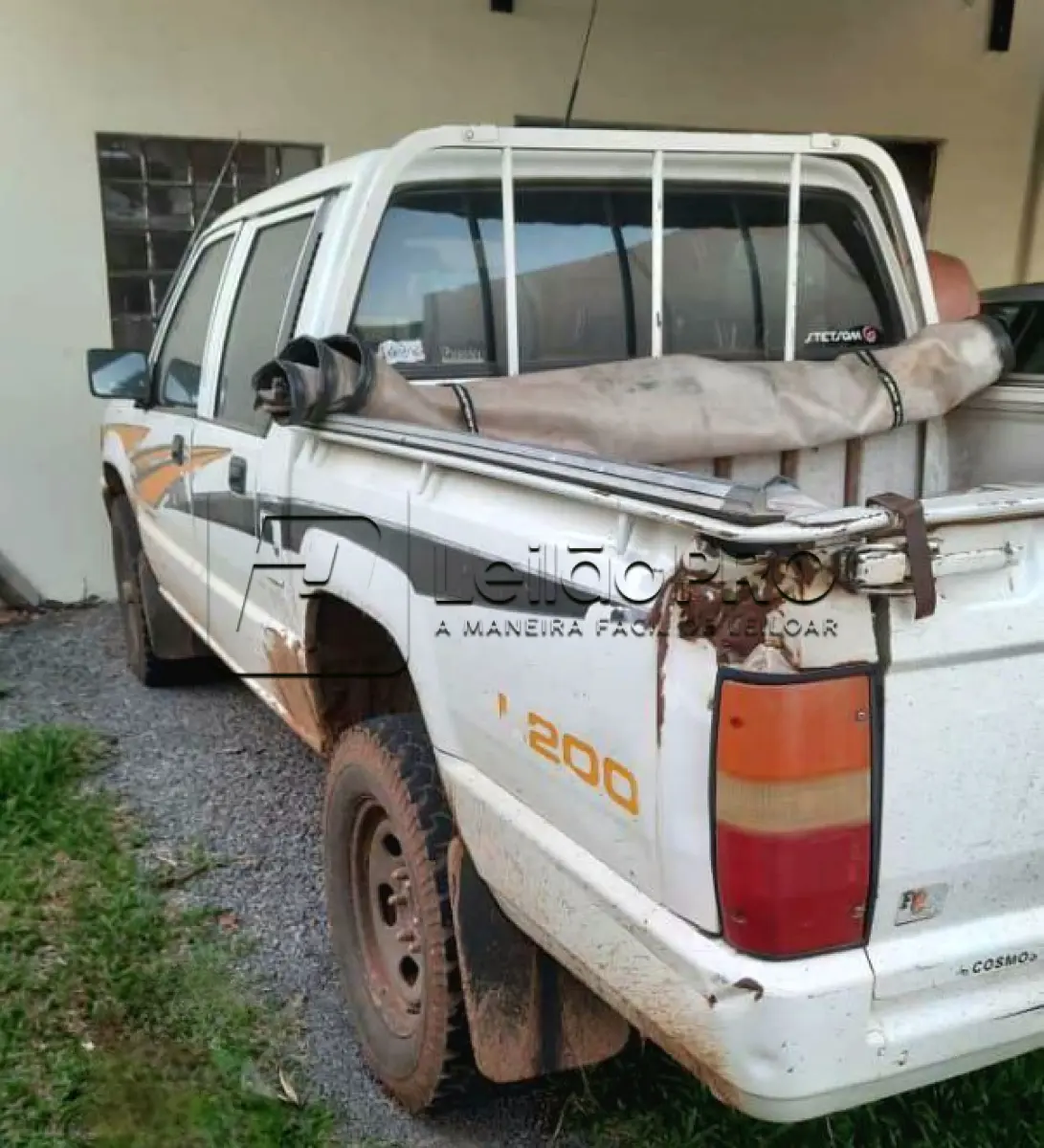 LOTE 006 - Mitsubishi L200