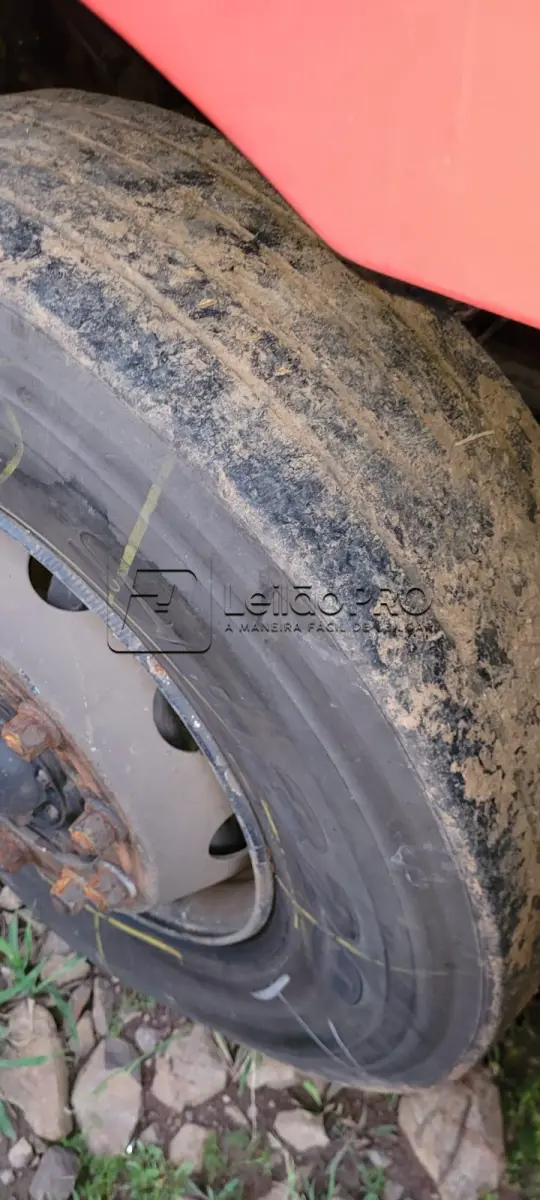 LOTE 001 - CAMINHÃO/TRATOR