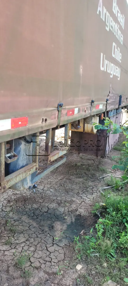 LOTE 001 - UMA CARRETA SEMI REBOQUE TIPO SAIDER