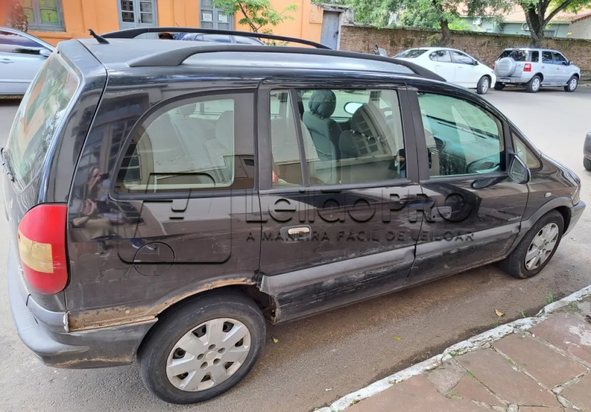 LOTE 001 - AUTOMOVEL GM/ZAFIRA CONFORT