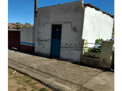 LOTE 001 - CASA E ESCRITORIOS