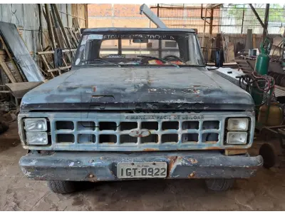 LOTE 001 - CAMINHONETE FORD/F1000