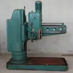 LOTE 003 - UMA FURADEIRA RADIAL MAS VR4A