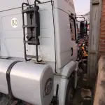 LOTE 002 - CAMINHÃO/TRATOR
